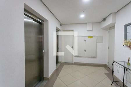 Apartamento à venda com 73m², 3 quartos e 2 vagas Apartamento à venda com 73m², 3 quartos e 2 vagasHall dos elevadores