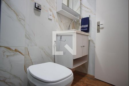 Banheiro da Suíte de apartamento para alugar com 1 quarto, 41m² em Bom Jesus, Porto Alegre