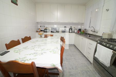 Casa à venda com 89m², 3 quartos e 2 vagas Casa à venda com 89m², 3 quartos e 2 vagasCozinha