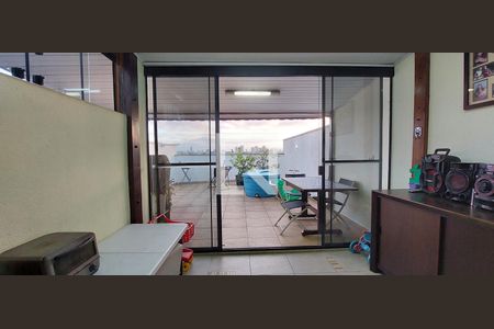 Apartamento à venda com 136m², 2 quartos e 2 vagasCobertura