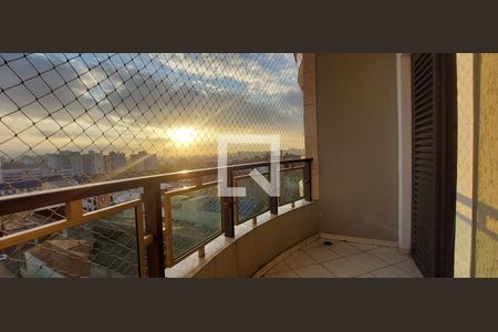 Apartamento à venda com 136m², 2 quartos e 2 vagasVaranda Quarto 1 suíte