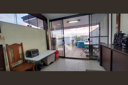 Apartamento à venda com 136m², 2 quartos e 2 vagasCobertura