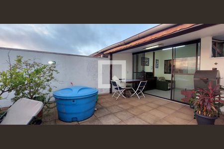 Apartamento à venda com 136m², 2 quartos e 2 vagasCobertura