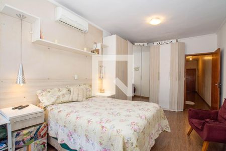 Casa à venda com 150m², 4 quartos e 2 vagas Casa à venda com 150m², 4 quartos e 2 vagasSuíte