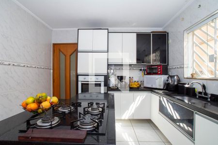 Casa à venda com 150m², 4 quartos e 2 vagas Casa à venda com 150m², 4 quartos e 2 vagasCozinha