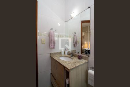 Casa à venda com 150m², 4 quartos e 2 vagas Casa à venda com 150m², 4 quartos e 2 vagasBanheiro da Suíte