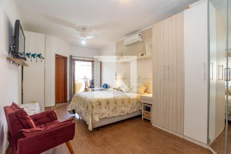 Casa à venda com 150m², 4 quartos e 2 vagas Casa à venda com 150m², 4 quartos e 2 vagasSuíte