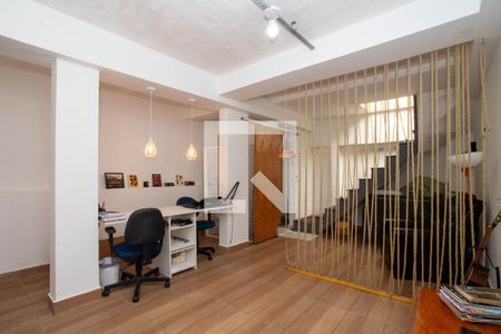 Casa à venda com 150m², 4 quartos e 2 vagas Casa à venda com 150m², 4 quartos e 2 vagasPorão