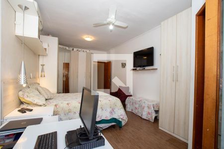 Casa à venda com 150m², 4 quartos e 2 vagas Casa à venda com 150m², 4 quartos e 2 vagasSuíte