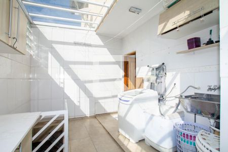 Casa à venda com 150m², 4 quartos e 2 vagas Casa à venda com 150m², 4 quartos e 2 vagasÁrea de Serviço