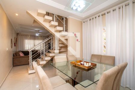 Casa à venda com 150m², 4 quartos e 2 vagas Casa à venda com 150m², 4 quartos e 2 vagasSala de Jantar