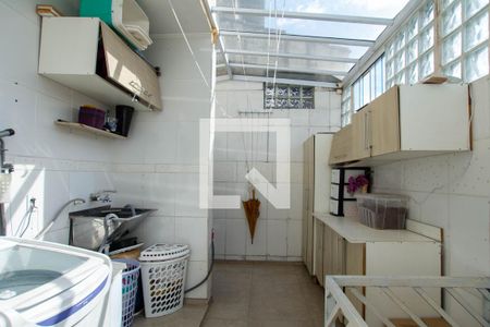 Casa à venda com 150m², 4 quartos e 2 vagas Casa à venda com 150m², 4 quartos e 2 vagasÁrea de Serviço