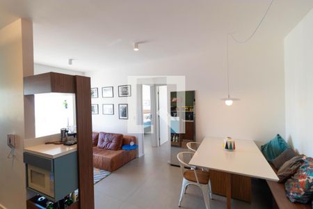 Salas de apartamento à venda com 2 quartos, 57m² em Centro, Campinas
