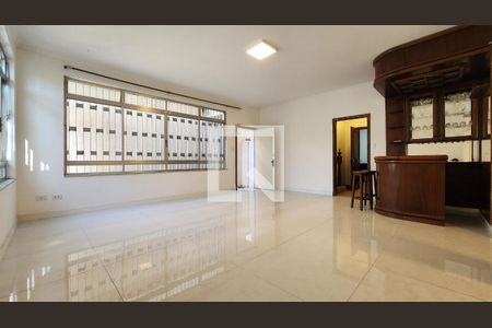Sala de casa para alugar com 5 quartos, 350m² em Aparecida, Santos