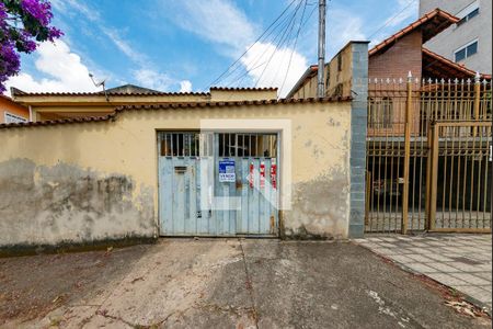 Casa à venda com 360m², 3 quartos e 4 vagasFachada e placa