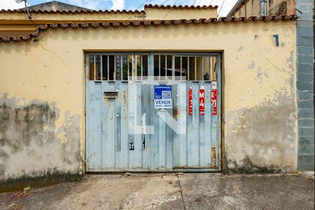 Casa à venda com 360m², 3 quartos e 4 vagasFachada e placa