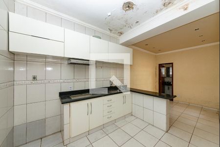 Casa à venda com 360m², 3 quartos e 4 vagasCasa 2