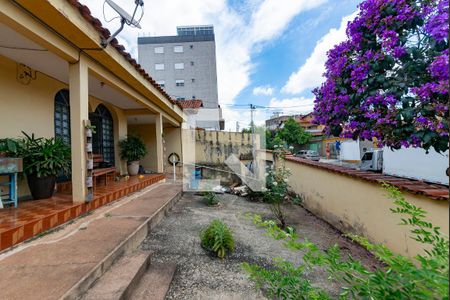 Casa à venda com 360m², 3 quartos e 4 vagasQuintal