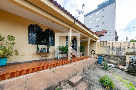 Casa à venda com 360m², 3 quartos e 4 vagasQuintal