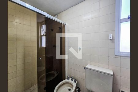 Banheiro de apartamento para alugar com 2 quartos, 81m² em Aparecida, Santos