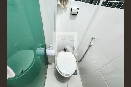 Banheiro da Suíte de apartamento para alugar com 2 quartos, 102m² em Embaré, Santos