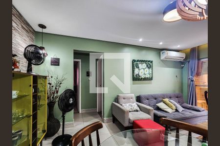 Detalhe Sala de apartamento para alugar com 2 quartos, 102m² em Embaré, Santos