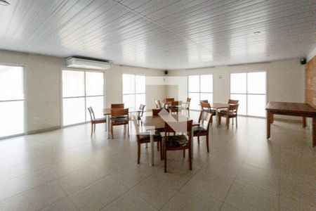 Apartamento para alugar com 55m², 2 quartos e 1 vaga Apartamento para alugar com 55m², 2 quartos e 1 vagaÁrea comum - Salão de festas 1