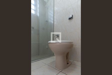 Banheiro de apartamento para alugar com 1 quarto, 49m² em Vila Mazzei, São Paulo