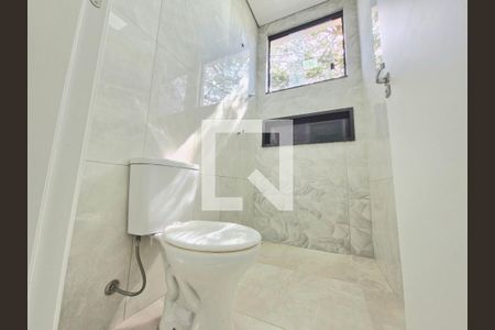 Casa à venda com 187m², 3 quartos e 3 vagasBanheiro social