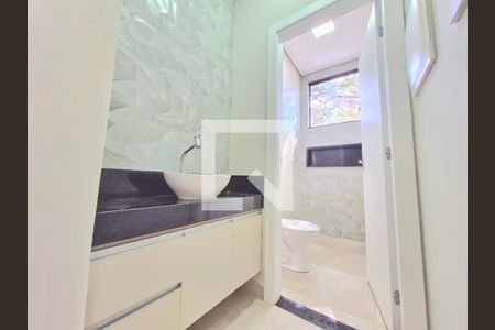 Casa à venda com 187m², 3 quartos e 3 vagasBanheiro social