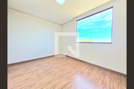 Casa à venda com 187m², 3 quartos e 3 vagasSuíte