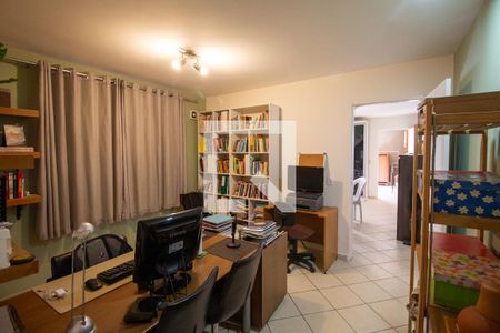 Casa para alugar com 250m², 4 quartos e 1 vagaEscritório