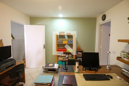 Casa para alugar com 250m², 4 quartos e 1 vagaEscritório