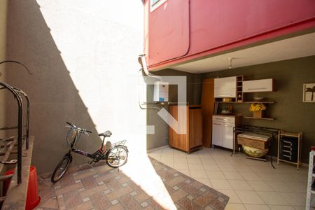 Casa para alugar com 250m², 4 quartos e 1 vagaÁrea de Serviço / Quintal