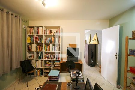 Casa para alugar com 250m², 4 quartos e 1 vagaEscritório
