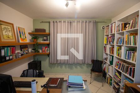Casa para alugar com 250m², 4 quartos e 1 vagaEscritório