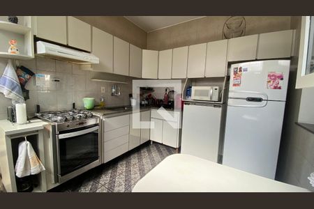Cozinha de casa à venda com 3 quartos, 300m² em Alto Barroca, Belo Horizonte