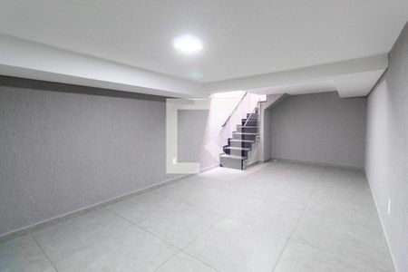 Casa à venda com 220m², 3 quartos e 5 vagas Casa à venda com 220m², 3 quartos e 5 vagasPorão