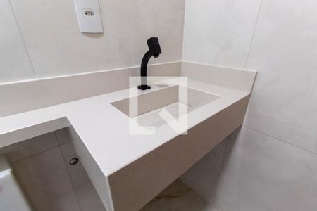 Casa à venda com 220m², 3 quartos e 5 vagas Casa à venda com 220m², 3 quartos e 5 vagasBanheiro da Suíte 2