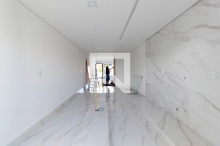 Casa à venda com 220m², 3 quartos e 5 vagas Casa à venda com 220m², 3 quartos e 5 vagasCozinha