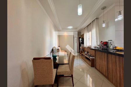 Apartamento à venda com 100m², 2 quartos e 2 vagasSala