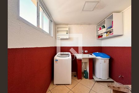 Apartamento à venda com 100m², 2 quartos e 2 vagasLavanderia
