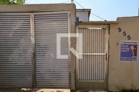 Casa para alugar com 100m², 3 quartos e 1 vagaFachada - Placa