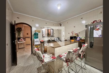 Casa à venda com 175m², 3 quartos e 2 vagas Casa à venda com 175m², 3 quartos e 2 vagasCozinha