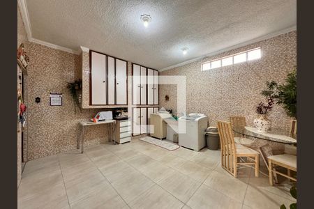 Casa à venda com 175m², 3 quartos e 2 vagas Casa à venda com 175m², 3 quartos e 2 vagasLavanderia