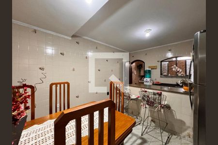 Casa à venda com 175m², 3 quartos e 2 vagas Casa à venda com 175m², 3 quartos e 2 vagasCozinha