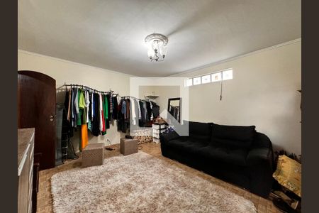 Casa à venda com 175m², 3 quartos e 2 vagas Casa à venda com 175m², 3 quartos e 2 vagasQuarto