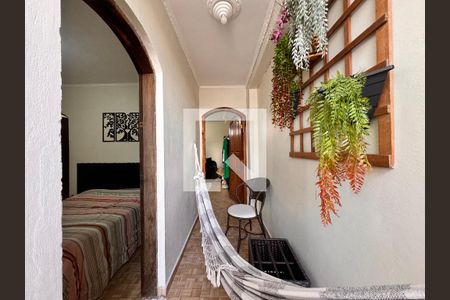 Casa à venda com 175m², 3 quartos e 2 vagas Casa à venda com 175m², 3 quartos e 2 vagasSacada