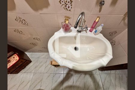 Casa à venda com 175m², 3 quartos e 2 vagas Casa à venda com 175m², 3 quartos e 2 vagasBanheiro