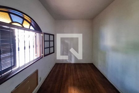 Quarto 1 de casa à venda com 3 quartos, 150m² em Santa Rosa, Niterói
